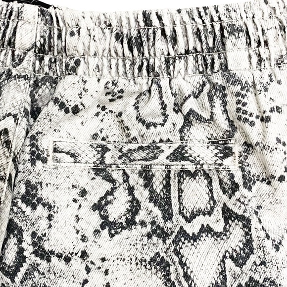 ALEXANDER WANG Denim Python Print Jogger Shorts - Picture 11 of 15